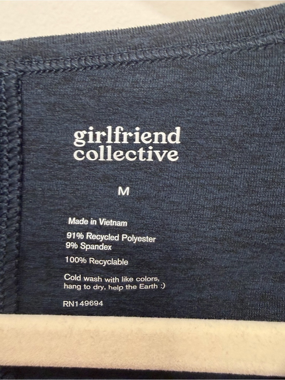 Girlfriend Collective Navy Blue Long Sleeve Cropped Athletic Top Womens Size M - Picture 2 of 3
